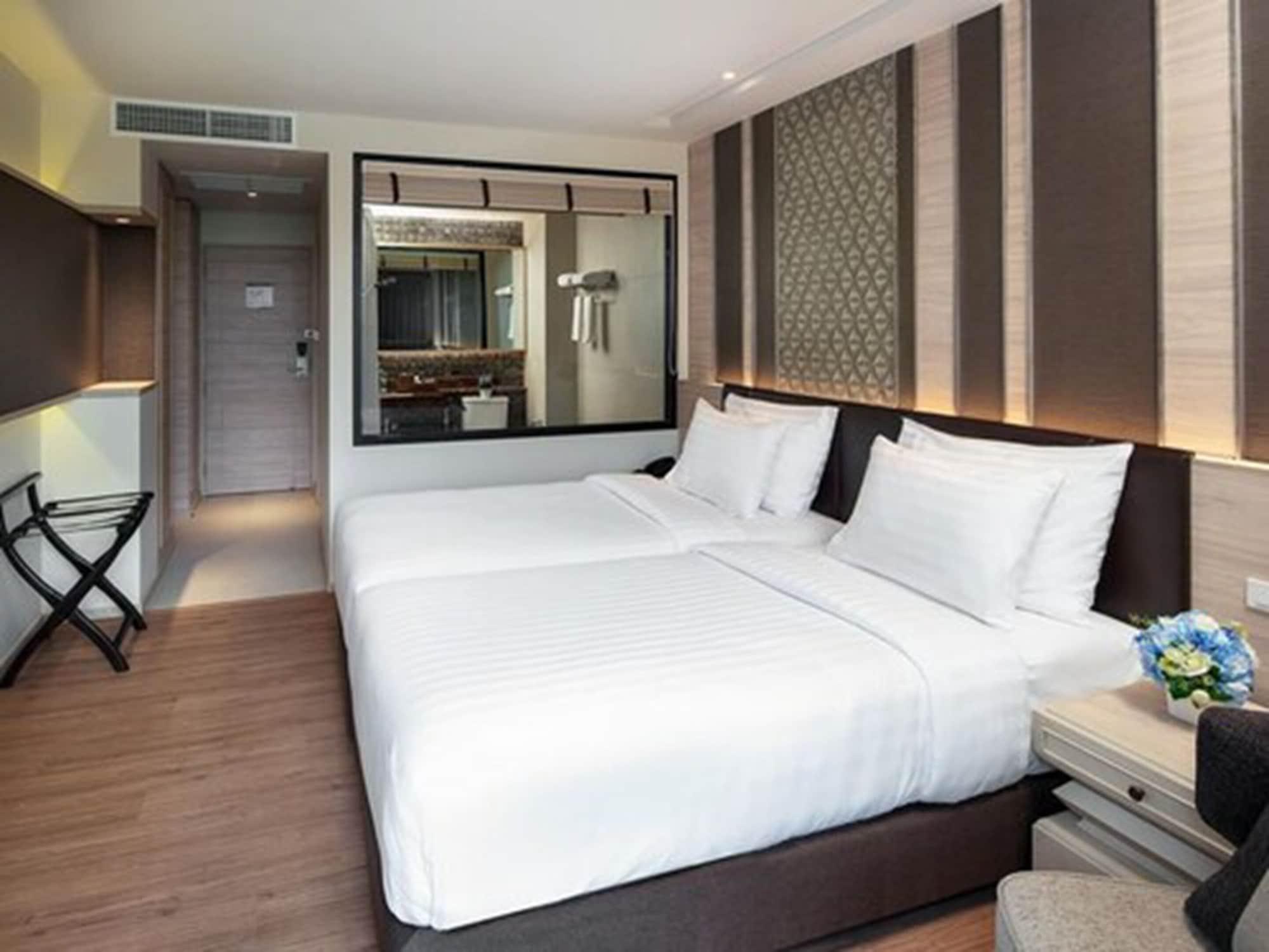 Chillax Heritage Khaosan Отель Бангкок