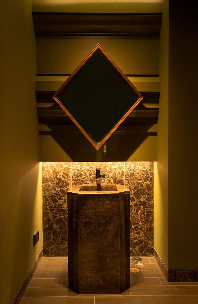 Chillax Heritage Khaosan 4* Бангкок